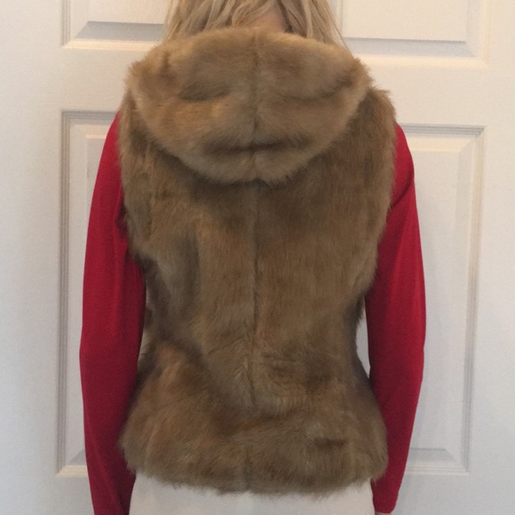 Adorable Nine West Tan Faux Fur Vest/W Hood - Picture 5 of 5